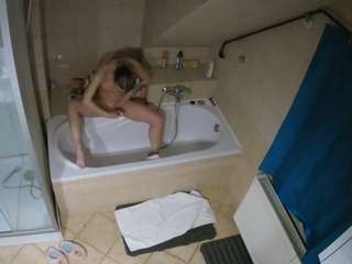 voyeurcam-julmodels-bath-2nd-1