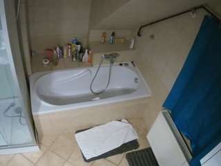 voyeurcam-julmodels-bath-2nd-1