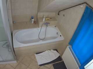 voyeurcam-julmodels-bath-2nd-1