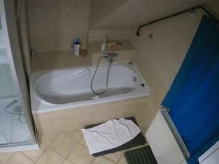 voyeurcam-julmodels-bath-2nd-1