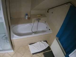 voyeurcam-julmodels-bath-2nd-1