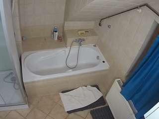 voyeurcam-julmodels-bath-2nd-1