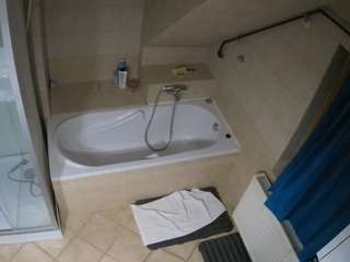 voyeurcam-julmodels-bath-2nd-1