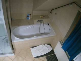 voyeurcam-julmodels-bath-2nd-1