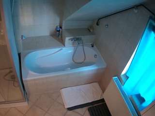 voyeurcam-julmodels-bath-2nd-1