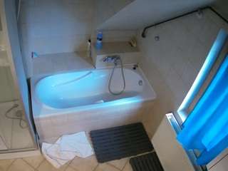 voyeurcam-julmodels-bath-2nd-1 webcam model