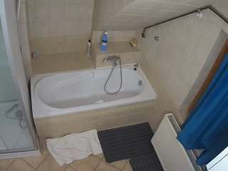 voyeurcam-julmodels-bath-2nd-1