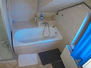 voyeurcam-julmodels-bath-2nd-1