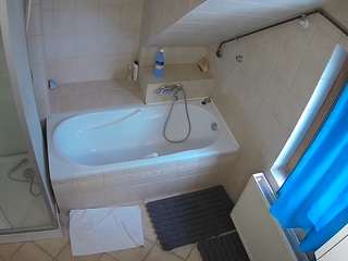 voyeurcam-julmodels-bath-2nd-1