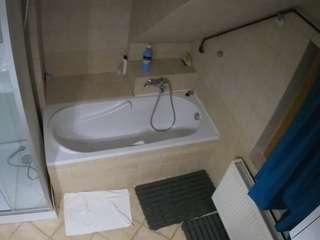 voyeurcam-julmodels-bath-2nd-1's CamSoda show and profile