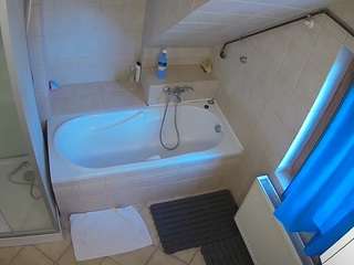 voyeurcam-julmodels-bath-2nd-1