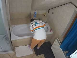 voyeurcam-julmodels-bath-2nd-1