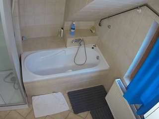 voyeurcam-julmodels-bath-2nd-1