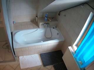 voyeurcam-julmodels-bath-2nd-1