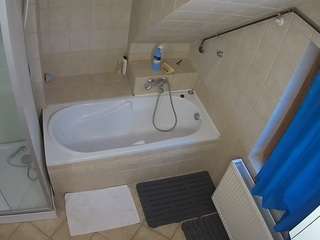 voyeurcam-julmodels-bath-2nd-1