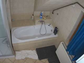 voyeurcam-julmodels-bath-2nd-1