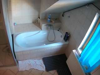 voyeurcam-julmodels-bath-2nd-1