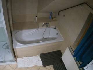 voyeurcam-julmodels-bath-2nd-1