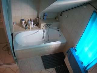 voyeurcam-julmodels-bath-2nd-1
