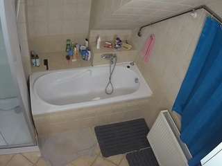 voyeurcam-julmodels-bath-2nd-1 webcam