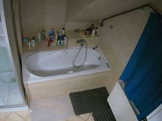 voyeurcam-julmodels-bath-2nd-1 webcam