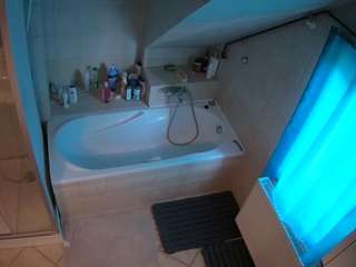 voyeurcam-julmodels-bath-2nd-1