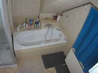 voyeurcam-julmodels-bath-2nd-1 webcam