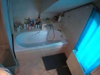 voyeurcam-julmodels-bath-2nd-1's CamSoda show and profile