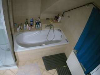 voyeurcam-julmodels-bath-2nd-1