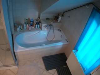 voyeurcam-julmodels-bath-2nd-1