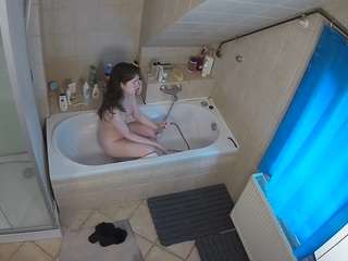 voyeurcam-julmodels-bath-2nd-1