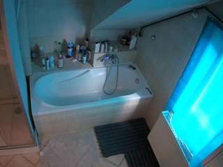 voyeurcam-julmodels-bath-2nd-1