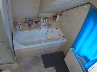 voyeurcam-julmodels-bath-2nd-1