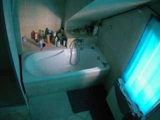 voyeurcam-julmodels-bath-2nd-1 webcam