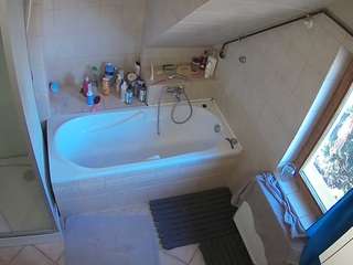 voyeurcam-julmodels-bath-2nd-1 webcam