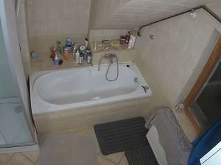voyeurcam-julmodels-bath-2nd-1 webcam