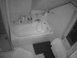 voyeurcam-julmodels-bath-2nd-1 webcam
