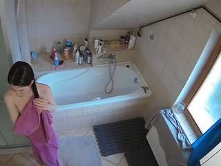 voyeurcam-julmodels-bath-2nd-1 webcam