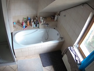 voyeurcam-julmodels-bath-2nd-1