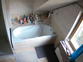 voyeurcam-julmodels-bath-2nd-1 webcam