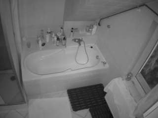 voyeurcam-julmodels-bath-2nd-1 webcam
