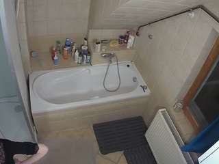 voyeurcam-julmodels-bath-2nd-1