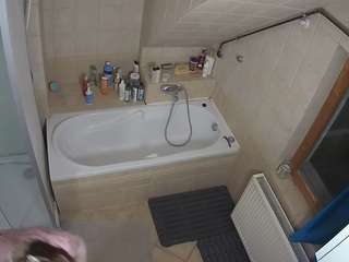 voyeurcam-julmodels-bath-2nd-1