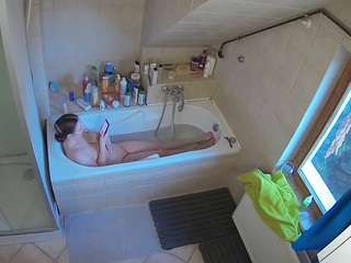 voyeurcam-julmodels-bath-2nd-1 webcam