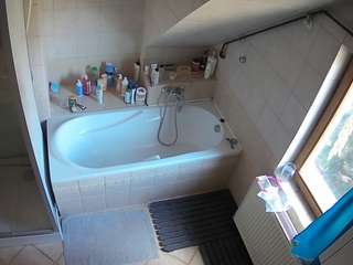 voyeurcam-julmodels-bath-2nd-1 webcam