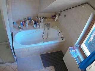 voyeurcam-julmodels-bath-2nd-1 webcam