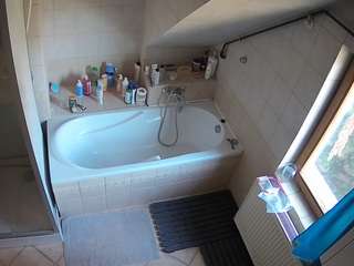 voyeurcam-julmodels-bath-2nd-1 webcam