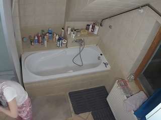 voyeurcam-julmodels-bath-2nd-1 webcam