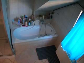 voyeurcam-julmodels-bath-2nd-1 webcam