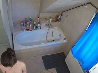 voyeurcam-julmodels-bath-2nd-1